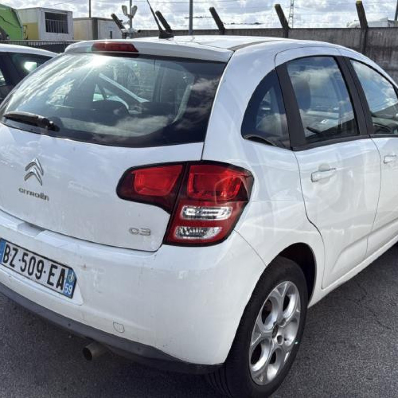 Pare choc arriere CITROEN C3 2 Photo n°9