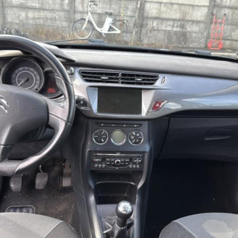 Pare choc arriere CITROEN C3 2 Photo n°19