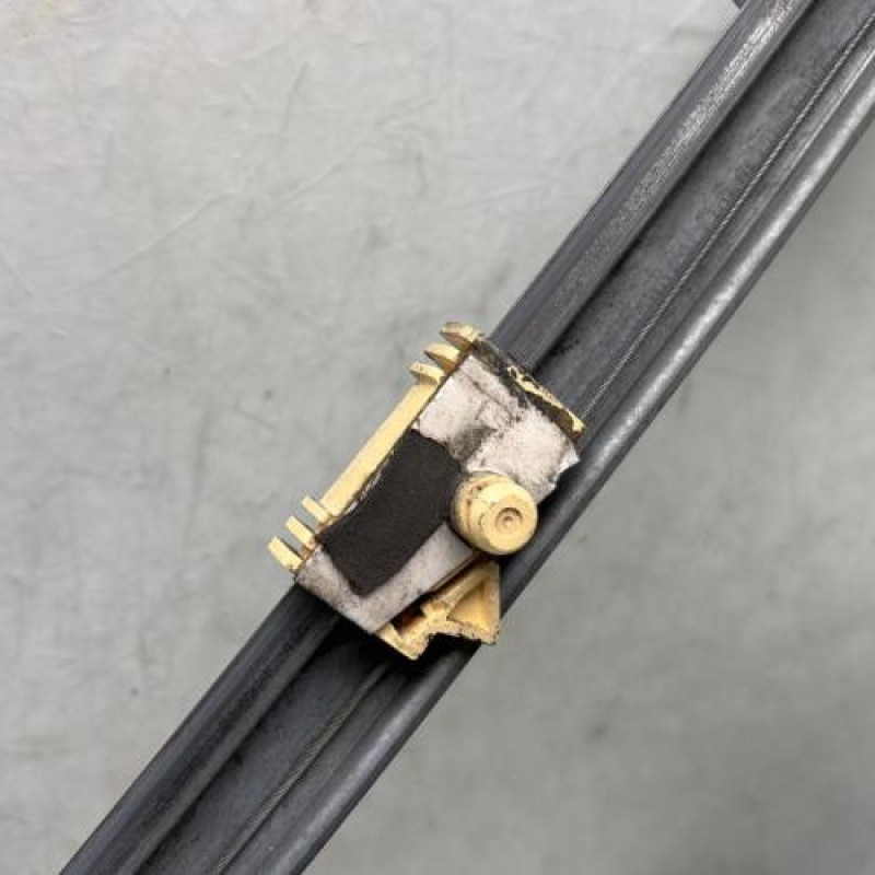 Leve vitre electrique avant droit RENAULT CLIO 2 Photo n°2