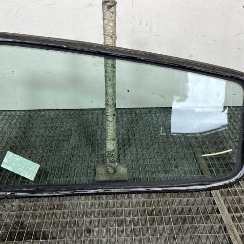 Custode arriere droit RENAULT CLIO 2 Photo n°4