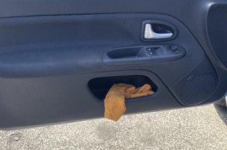 Custode arriere droit RENAULT CLIO 2