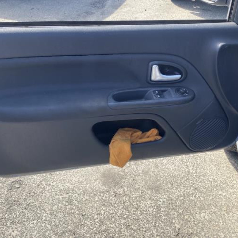 Custode arriere droit RENAULT CLIO 2 Photo n°13