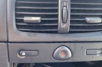 Custode arriere droit RENAULT CLIO 2
