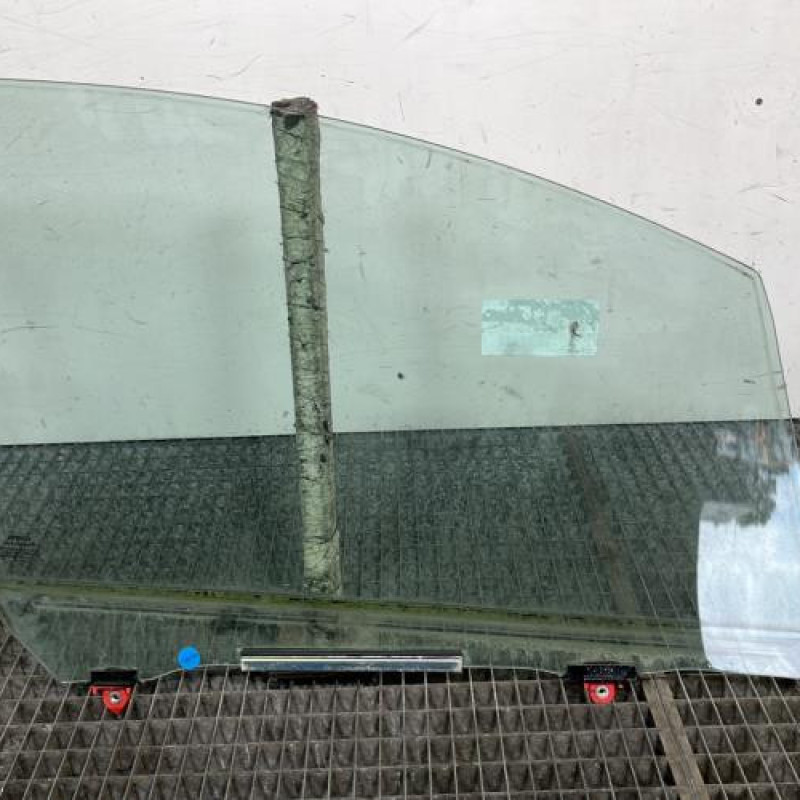 Vitre avant gauche TOYOTA YARIS 3 Photo n°4