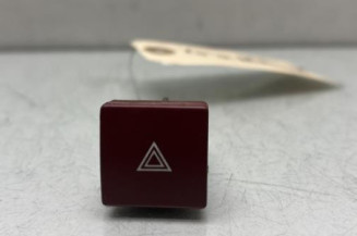 Bouton de warning PEUGEOT PARTNER 2 Photo n°1