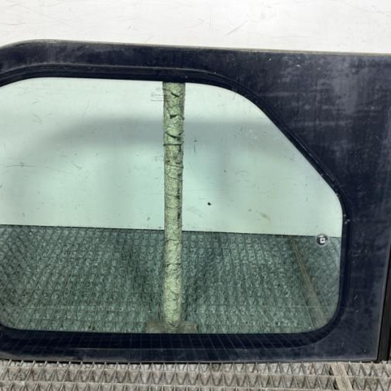 Vitre arriere gauche CITROEN BERLINGO 2 Photo n°4