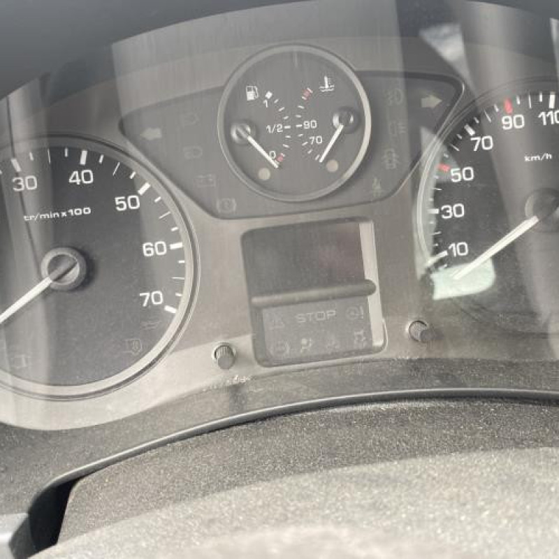 Bouton de warning CITROEN BERLINGO 2 Photo n°19