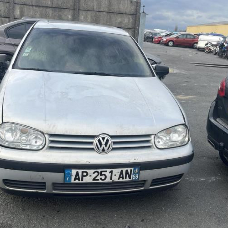 Calandre VOLKSWAGEN GOLF 4 Photo n°8