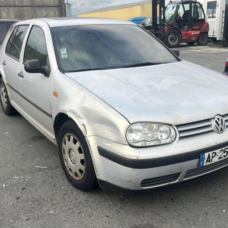 Calandre VOLKSWAGEN GOLF 4 Photo n°9