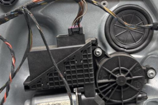 Leve vitre electrique avant droit VOLKSWAGEN POLO 4