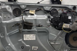 Leve vitre electrique avant gauche VOLKSWAGEN POLO 4 Photo n°1