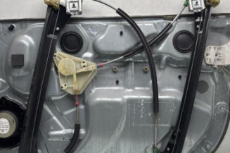 Leve vitre electrique avant gauche VOLKSWAGEN POLO 4