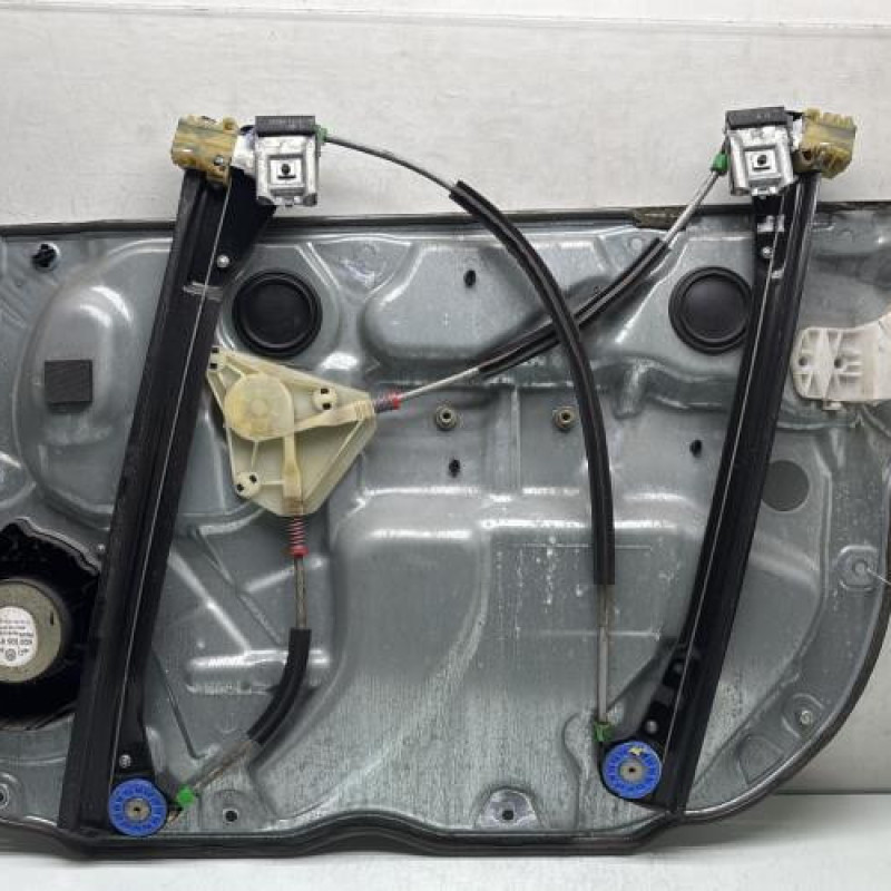 Leve vitre electrique avant gauche VOLKSWAGEN POLO 4 Photo n°4