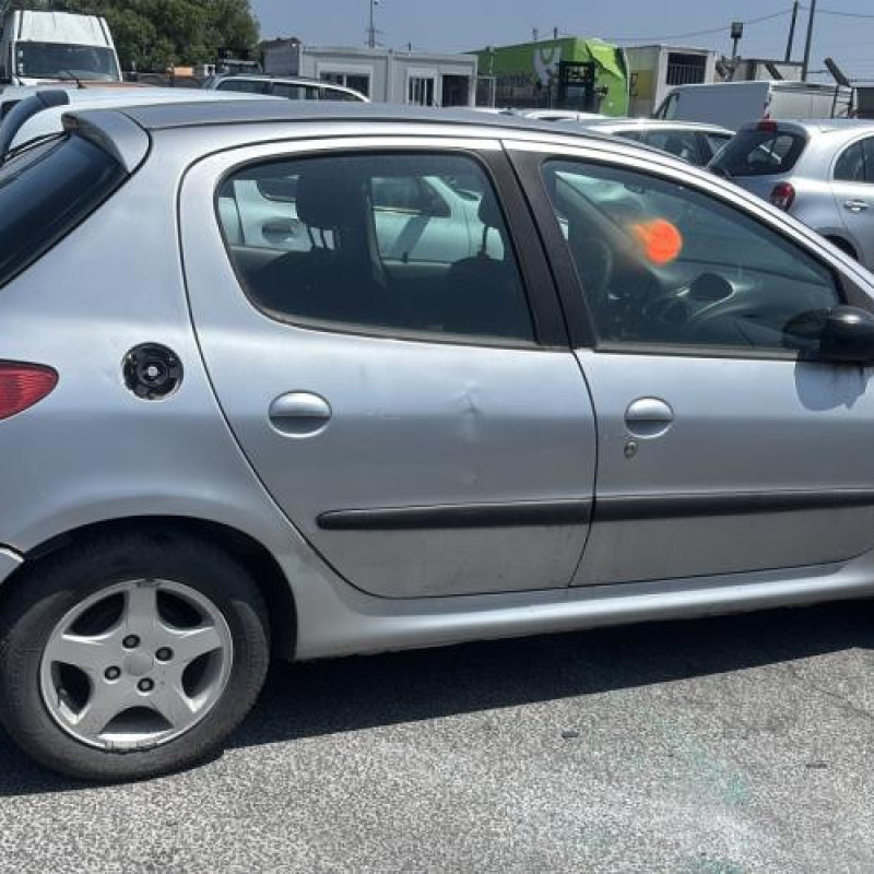 Pare choc avant PEUGEOT 206 Photo n°13