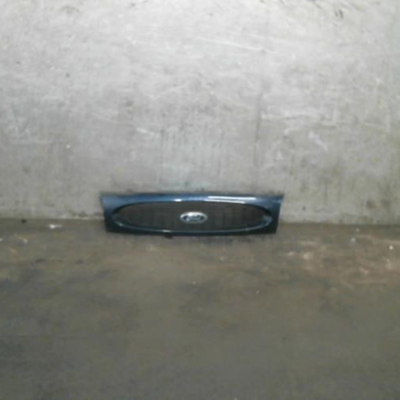 Calandre FORD FIESTA 4 Photo n°1