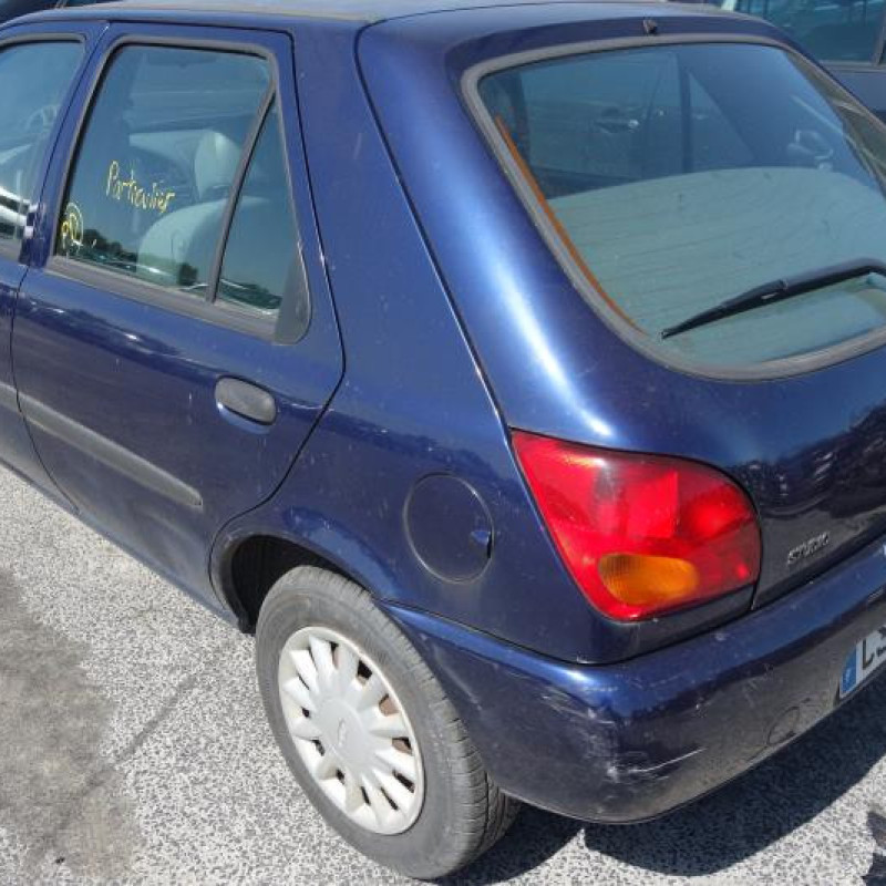 Calandre FORD FIESTA 4 Photo n°5