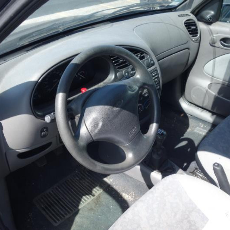 Calandre FORD FIESTA 4 Photo n°6