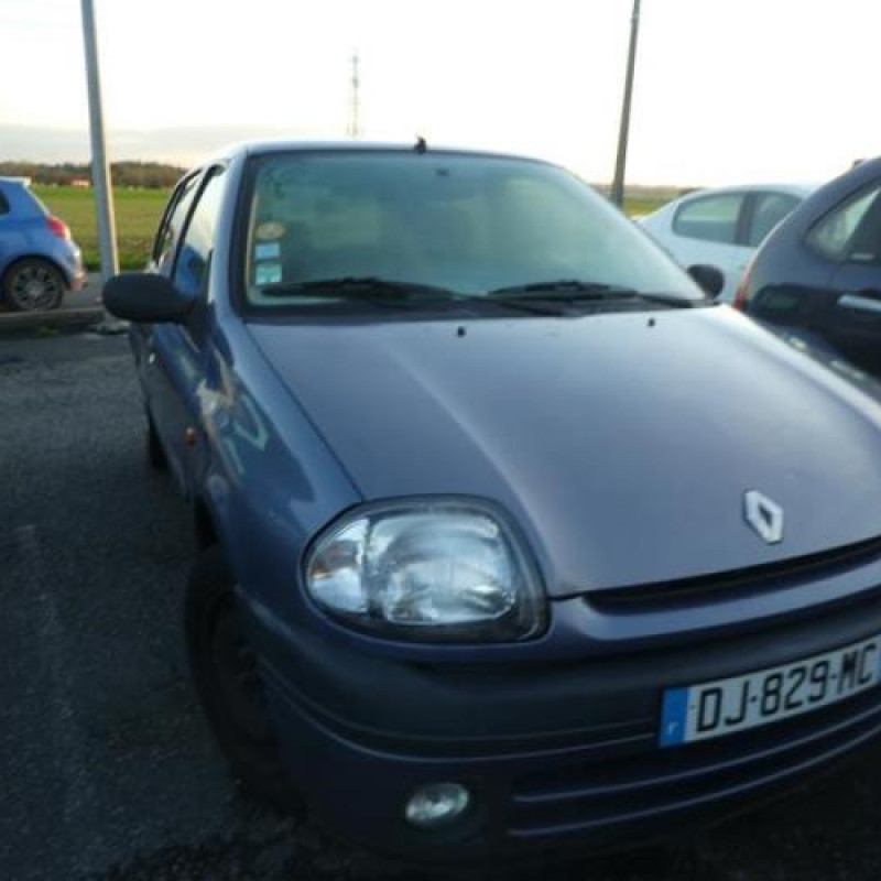 Calandre RENAULT CLIO 2 Photo n°3