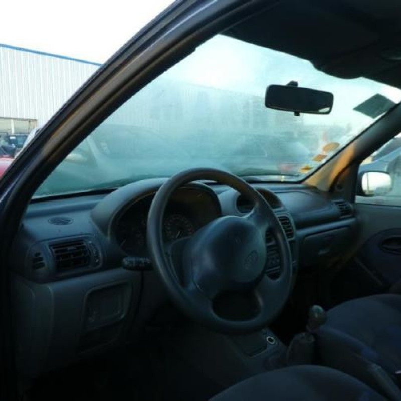 Calandre RENAULT CLIO 2 Photo n°7