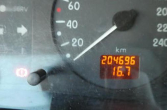 Calandre RENAULT CLIO 2