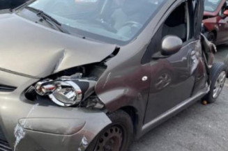 Bras essuie glace avant TOYOTA AYGO 1
