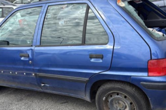 Vitre avant gauche PEUGEOT 106