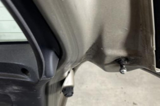 Malle/Hayon arriere RENAULT CLIO 3