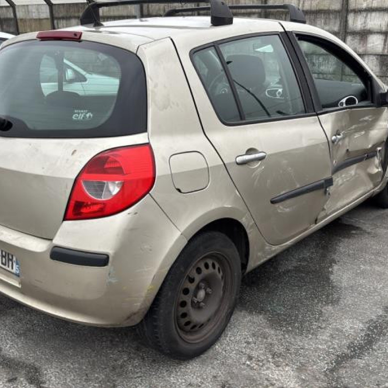 Malle/Hayon arriere RENAULT CLIO 3 Photo n°16