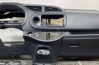 Planche de bord complete TOYOTA YARIS 3 Photo n°1