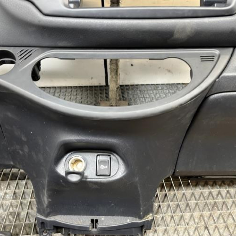 Planche de bord complete TOYOTA YARIS 3 Photo n°6