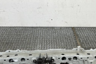 Traverse superieure TOYOTA YARIS 3