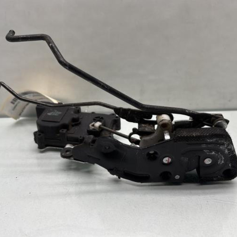 Serrure avant gauche HYUNDAI ACCENT 2 Photo n°1