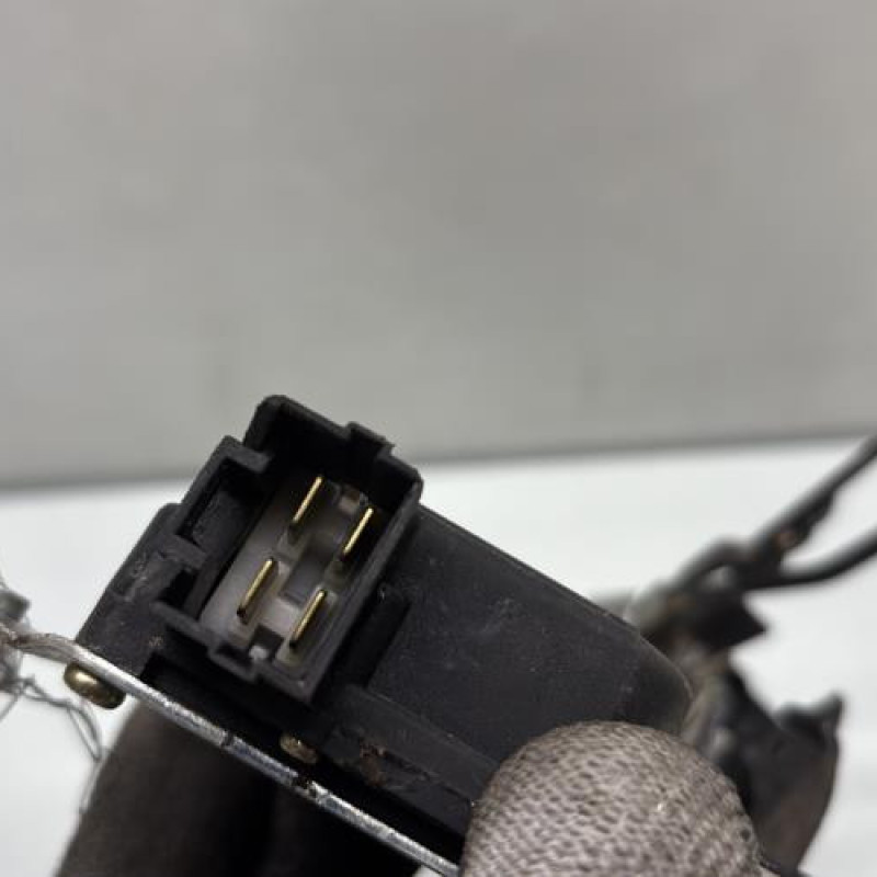 Serrure avant gauche HYUNDAI ACCENT 2 Photo n°4