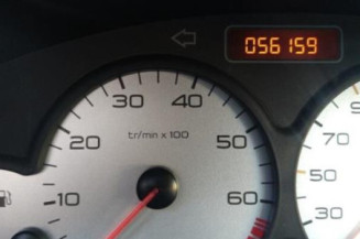 Baguette de coffre PEUGEOT 206