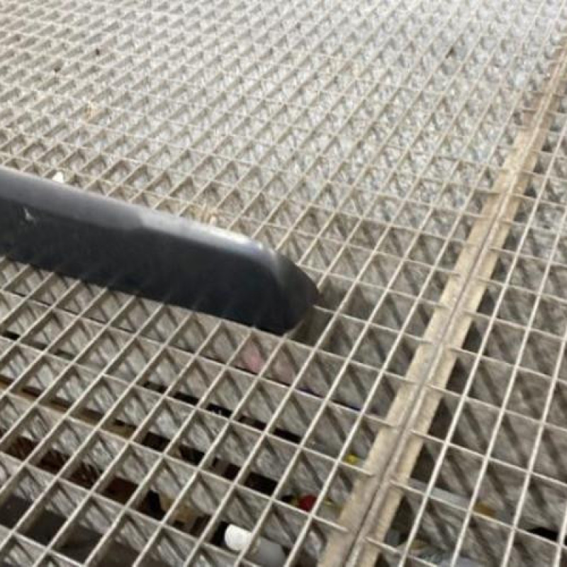 Baguette de coffre RENAULT TRAFIC 3 COURT Photo n°4