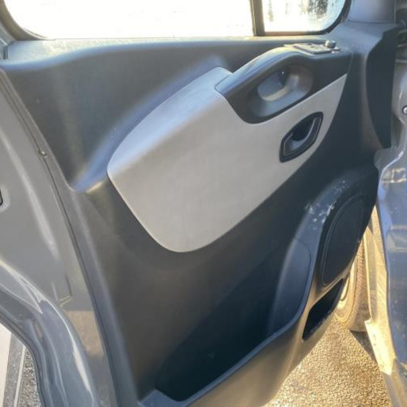 Baguette de coffre RENAULT TRAFIC 3 COURT Photo n°18