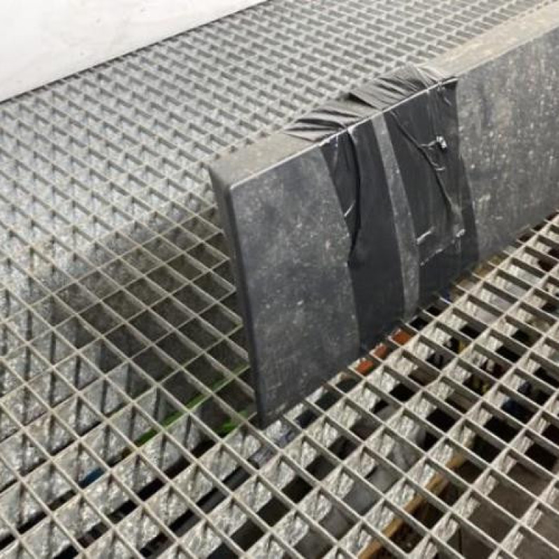 Baguette d'aile arrière gauche RENAULT TRAFIC 3 COURT Photo n°1