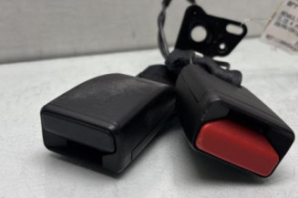 Attache ceinture arriere gauche RENAULT CLIO 4