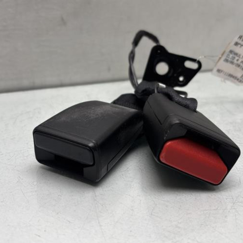 Attache ceinture arriere gauche RENAULT CLIO 4 Photo n°2