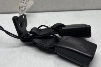 Attache ceinture arriere gauche RENAULT CLIO 4