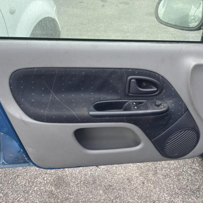Moteur RENAULT CLIO 2 Photo n°19