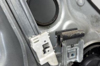 Leve vitre electrique avant droit KIA CEE-D 1