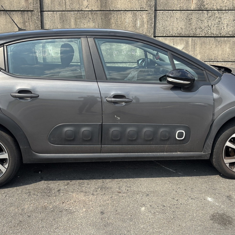 CITROEN C3 3 PHASE 1 1.2 VTI - 12V Photo n°9