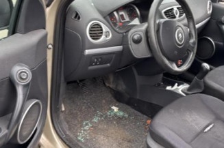 Aile avant gauche RENAULT CLIO 3