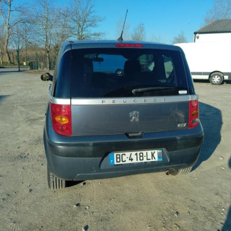Pare choc avant PEUGEOT 1007 Photo n°4