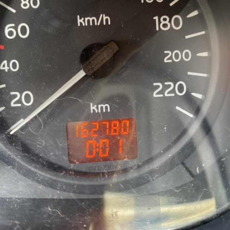 Moteur RENAULT CLIO 2 Photo n°18