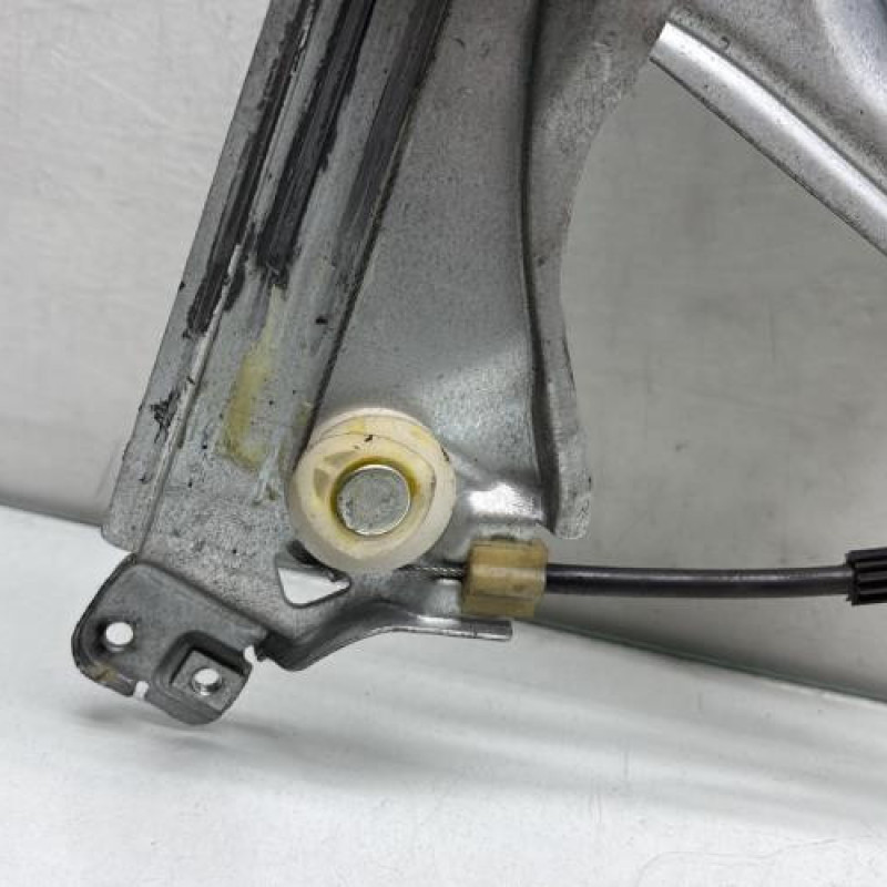 Leve vitre electrique avant droit RENAULT CLIO 3 Photo n°3