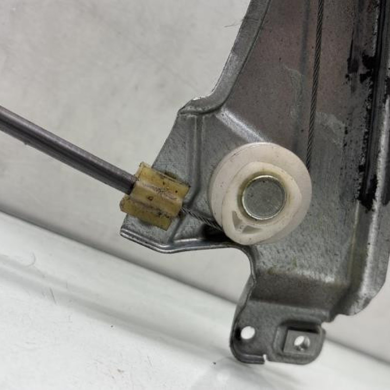 Leve vitre electrique avant droit RENAULT CLIO 3 Photo n°4