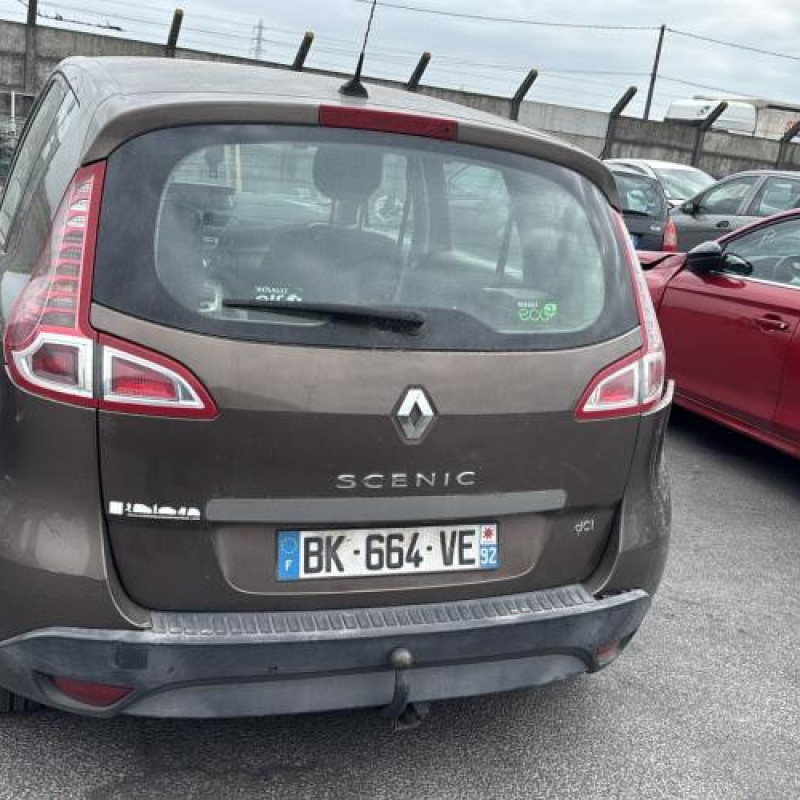 Attache ceinture avant droit RENAULT SCENIC 3 Photo n°5