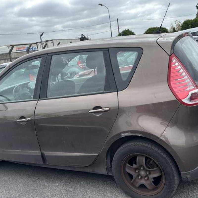 Attache ceinture avant droit RENAULT SCENIC 3 Photo n°6
